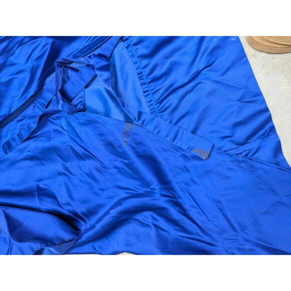 Blue Silky Kimono Robe With Red & Yellow Embroidered Rose Design - Picture 10 of 11